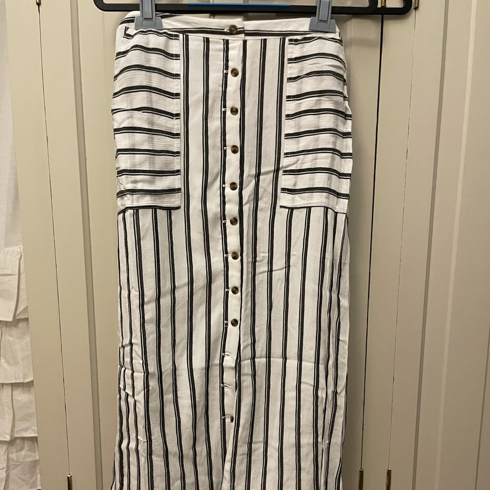 ***😍New with Tags Stripped shirt***
